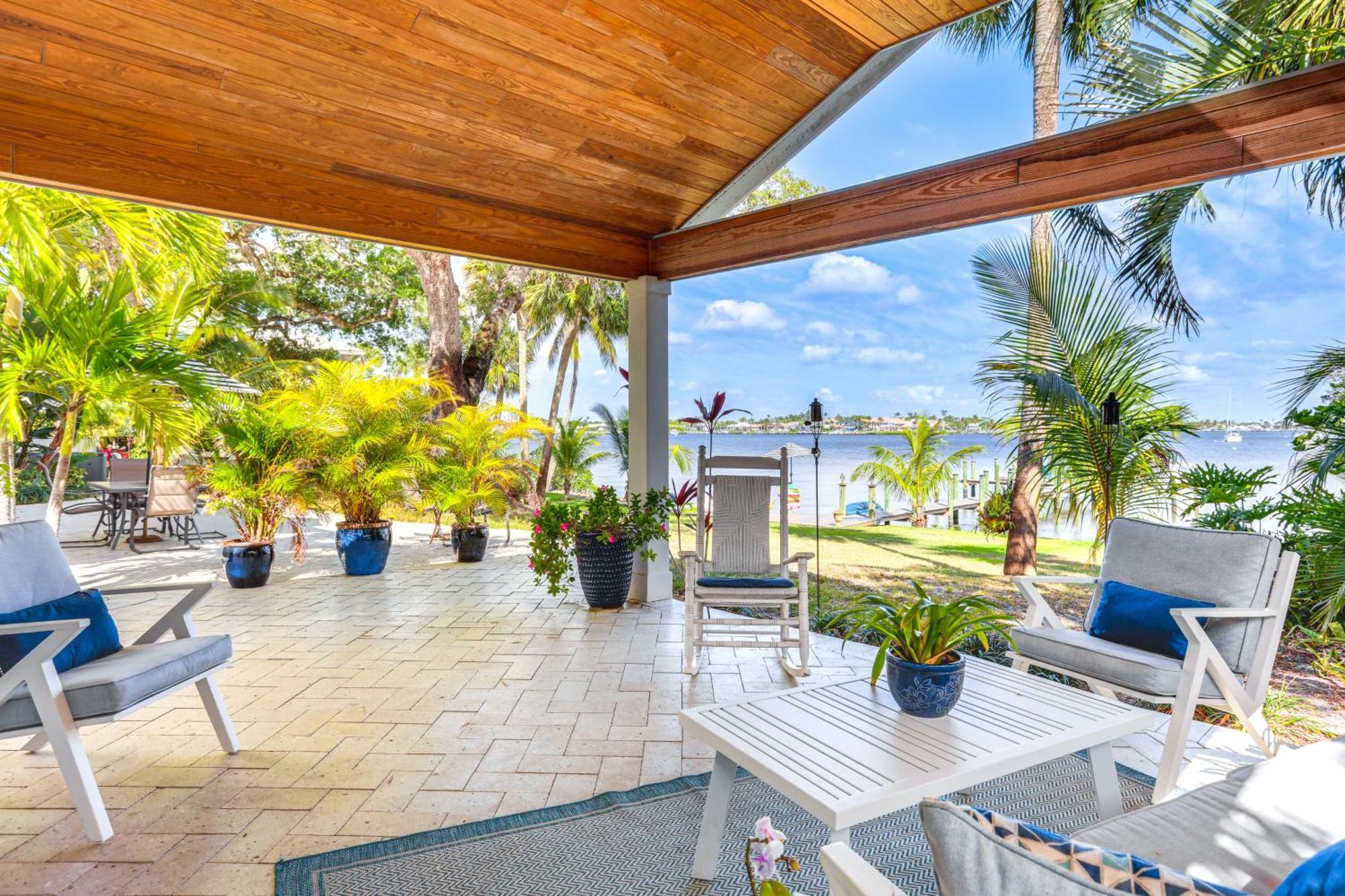 Holiday home Waterfront Oasis With Hot Tub And Dock! Stuart