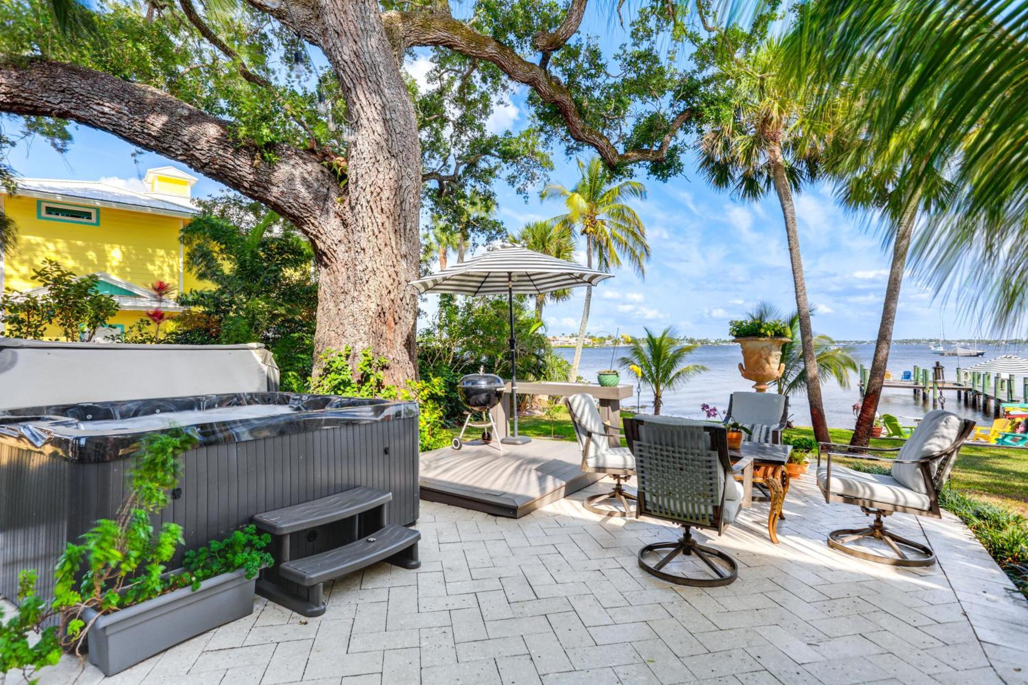 Waterfront Oasis With Hot Tub And Dock!