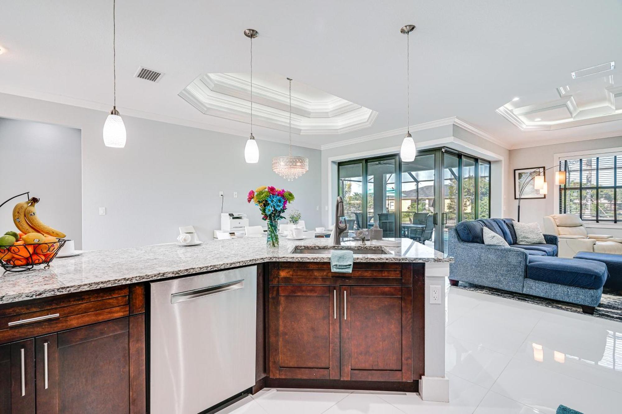 Canal-front Retreat With Pool And Lanai!