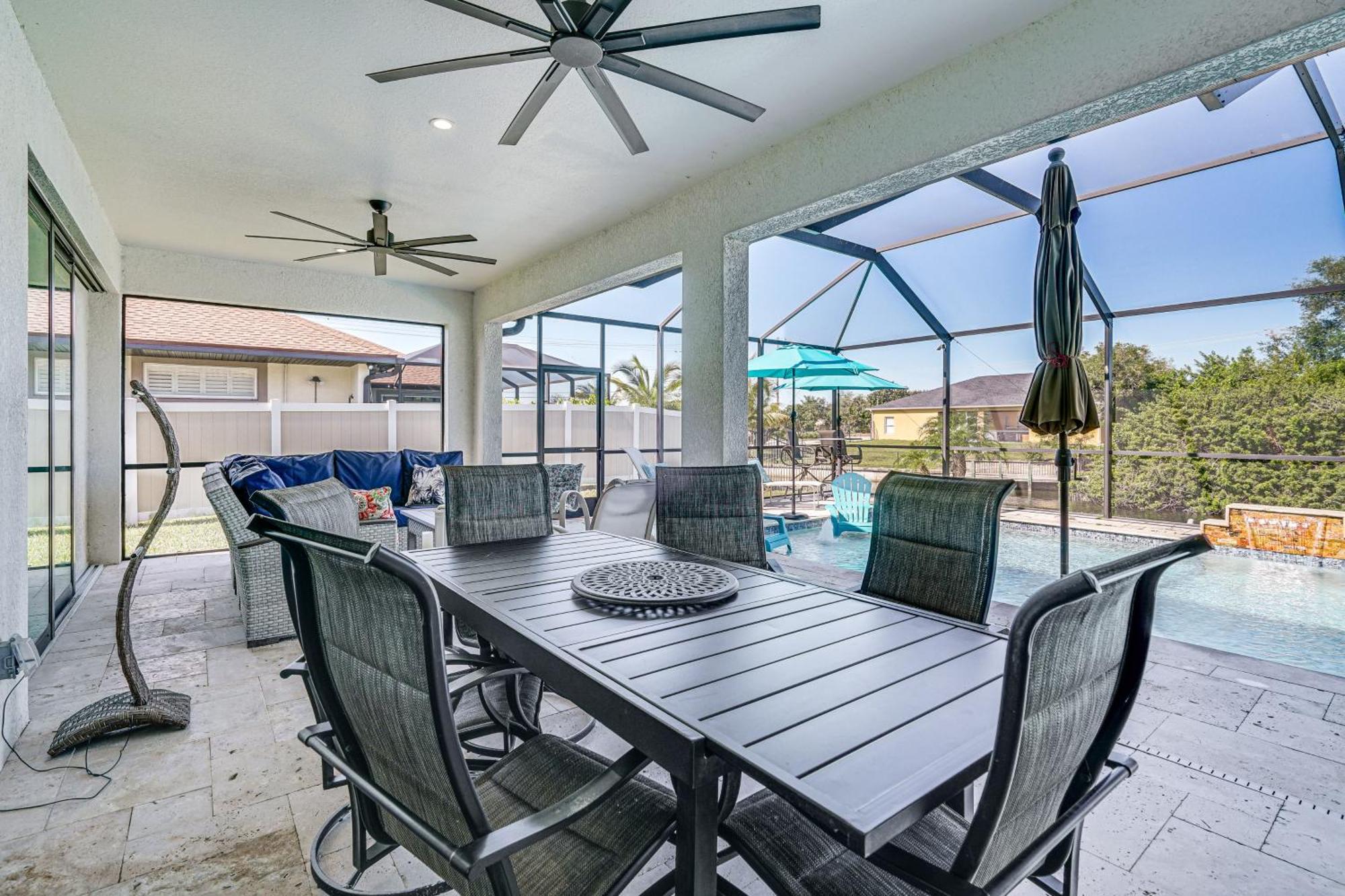 Canal-front Retreat With Pool And Lanai! Holiday home Cape Coral