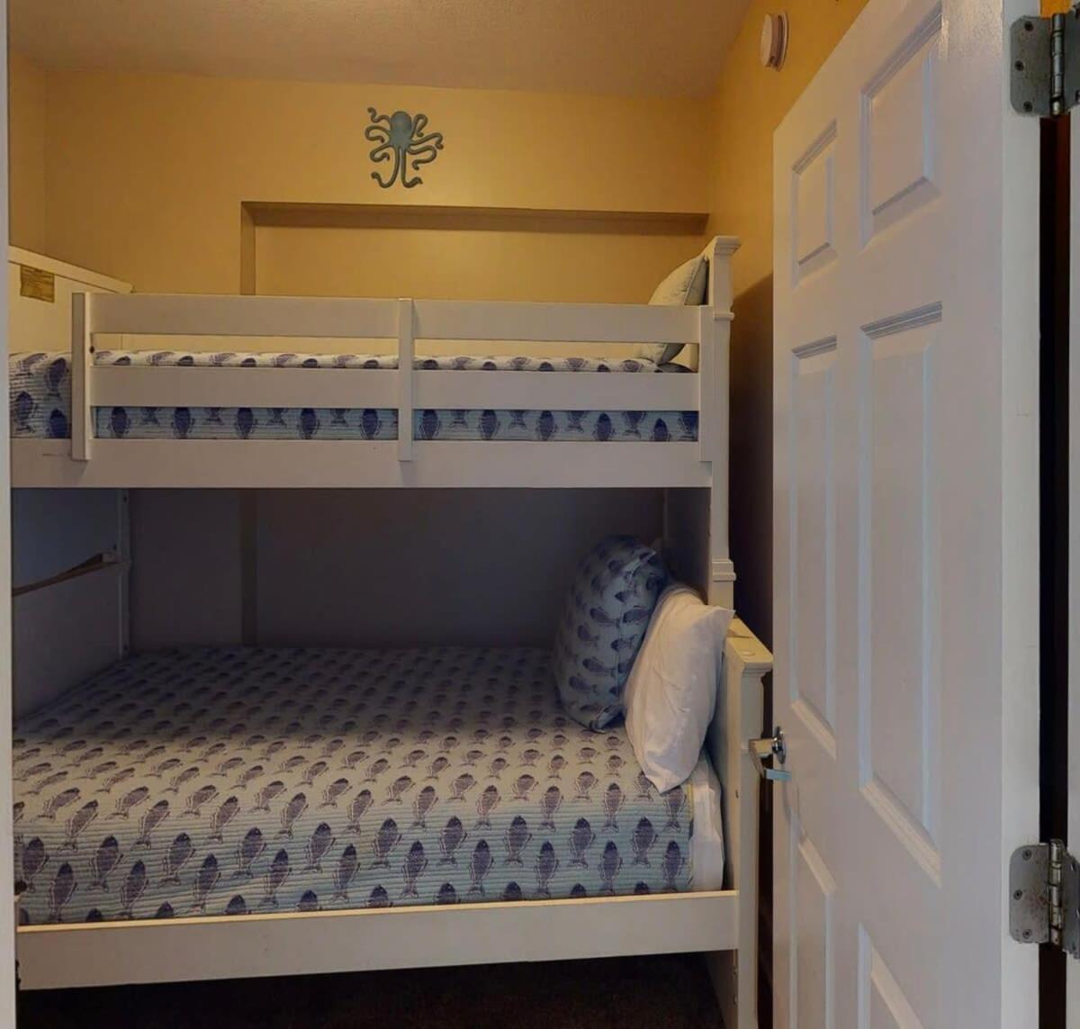 8th Floor Gulf View Beachfront By Brightwild Holiday home