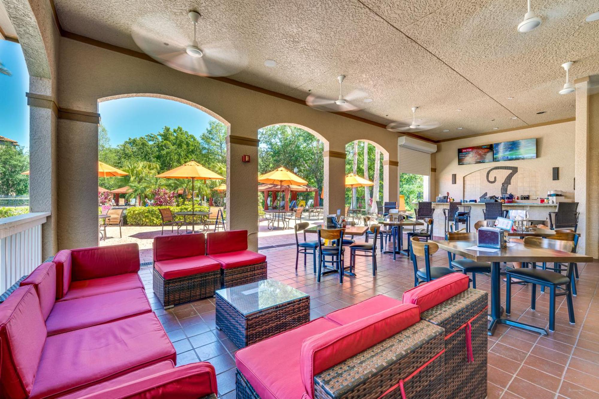Apartment Tuscana Balcony, Pool, Near Disney! *