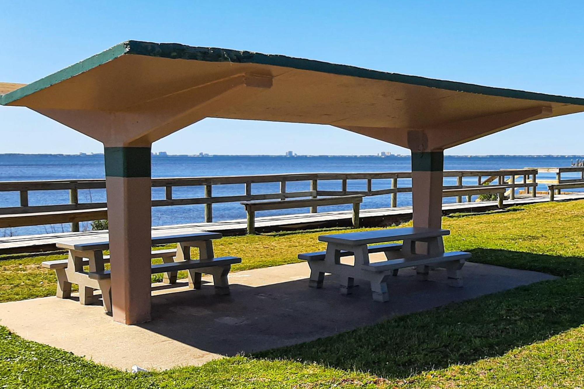 Bayfront Breeze *