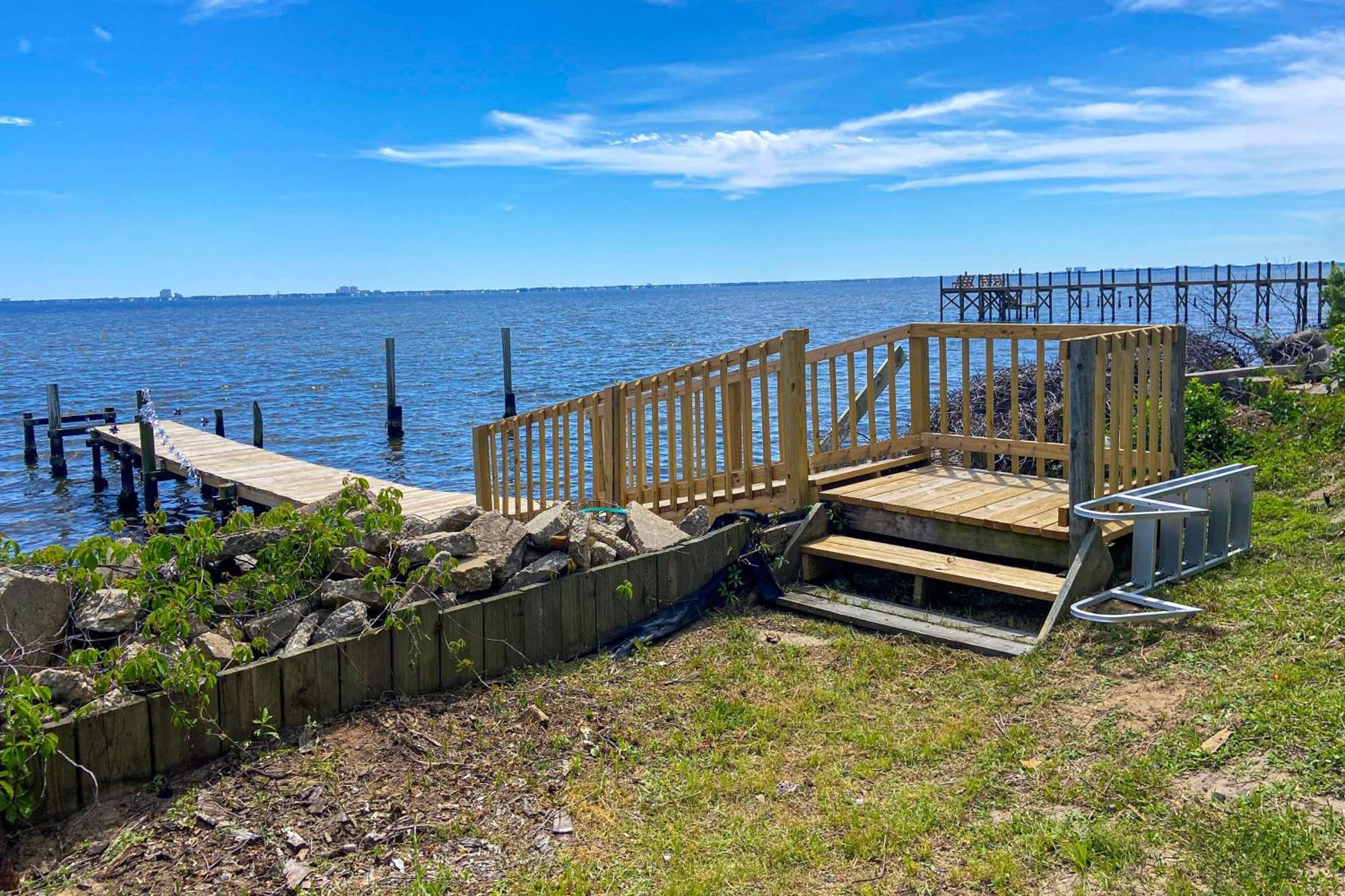 Bayfront Breeze Holiday home