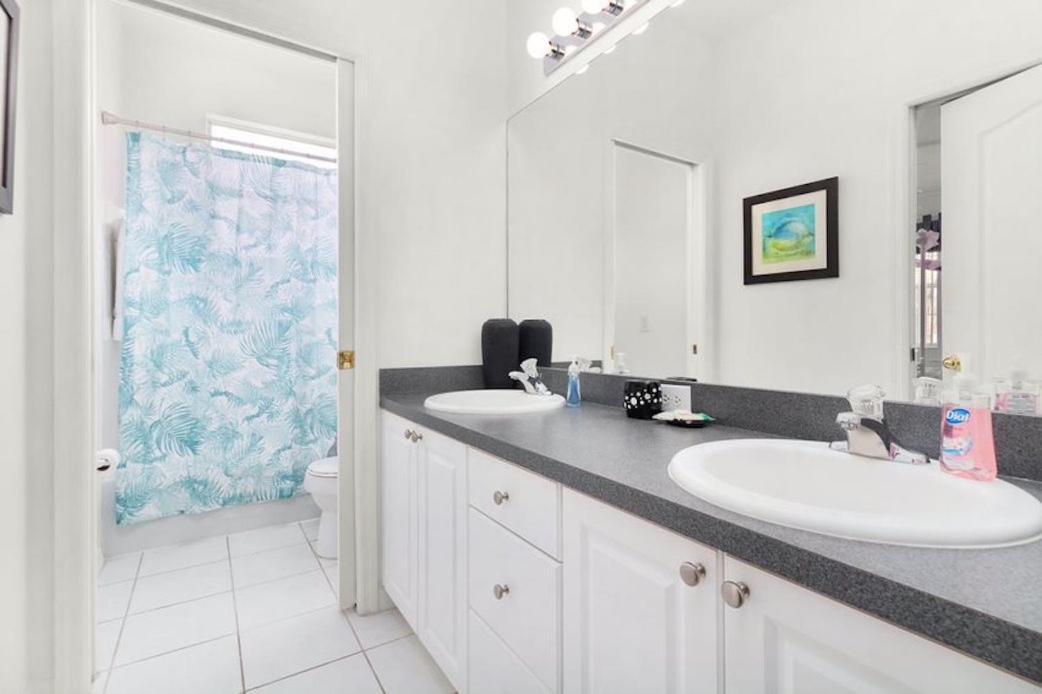 633 Fabulous 6 Bed With Due South Facing Private Pool Themed Kids Davenport