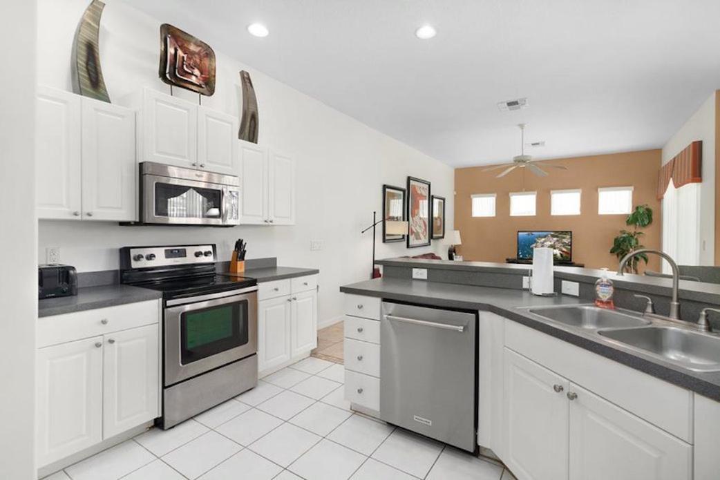 633 Fabulous 6 Bed With Due South Facing Private Pool Themed Kids Villa *