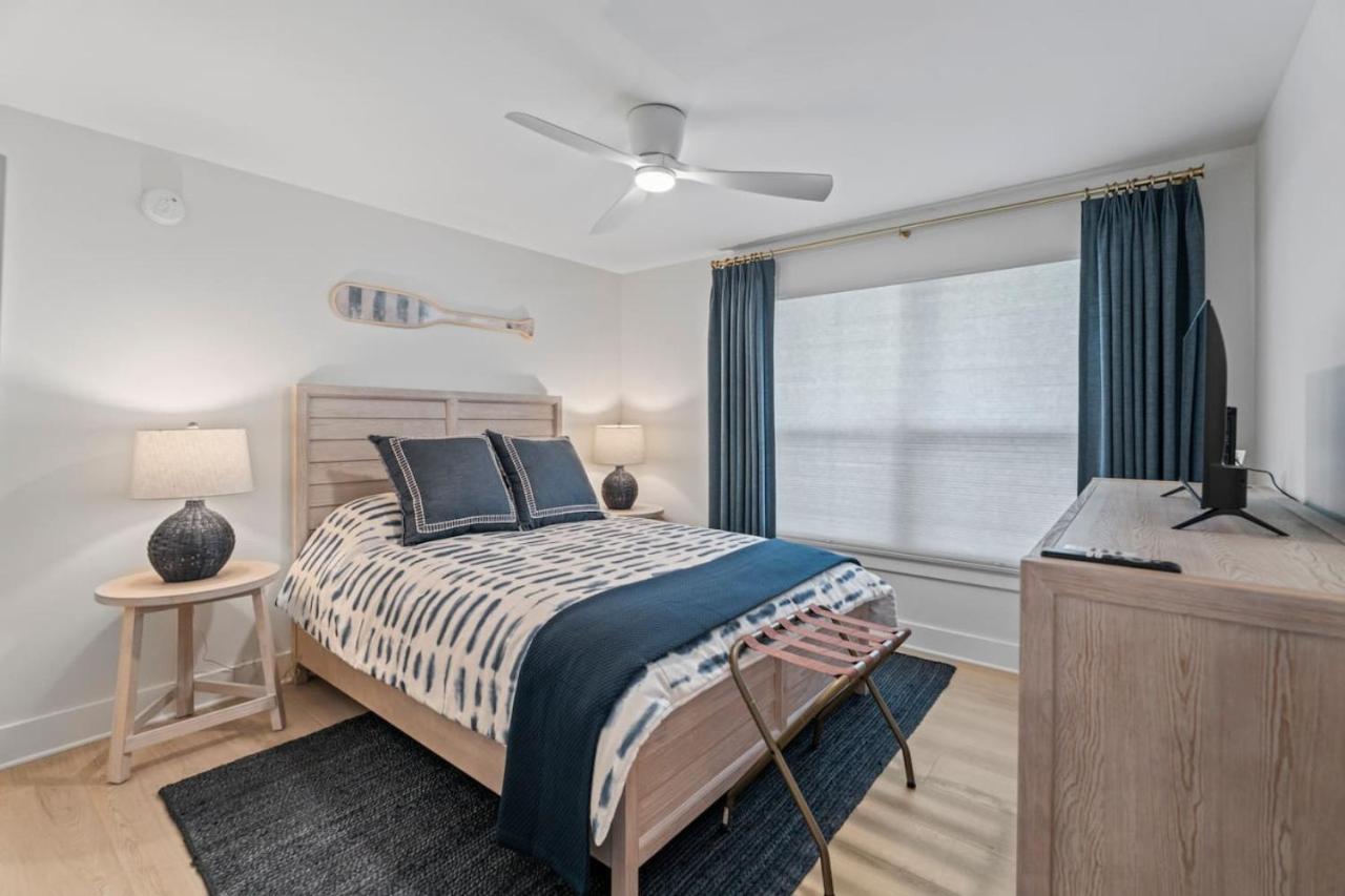 Taj Duval, Sleeps 14, Pool, Lux Holiday home Jacksonville Beach
