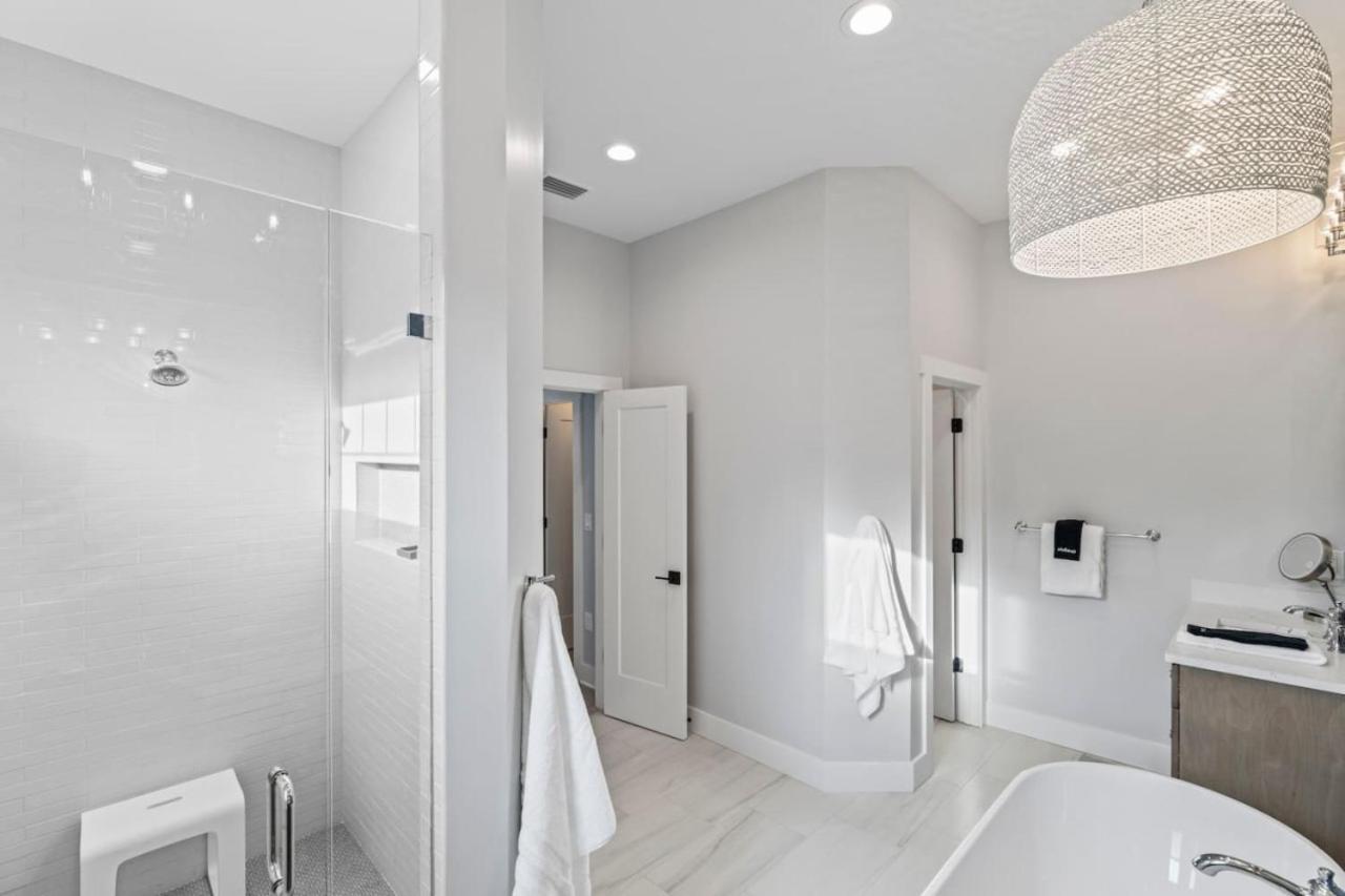 Taj Duval, Sleeps 14, Pool, Lux Jacksonville Beach