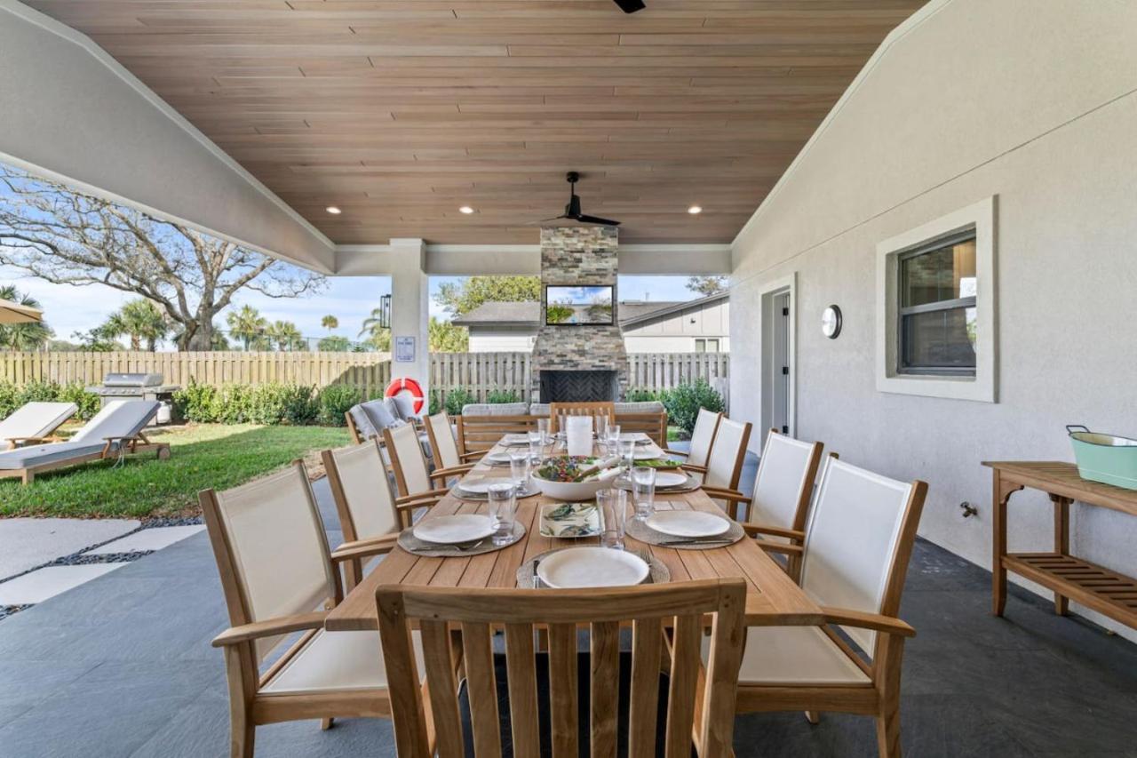 Taj Duval, Sleeps 14, Pool, Lux Holiday home *