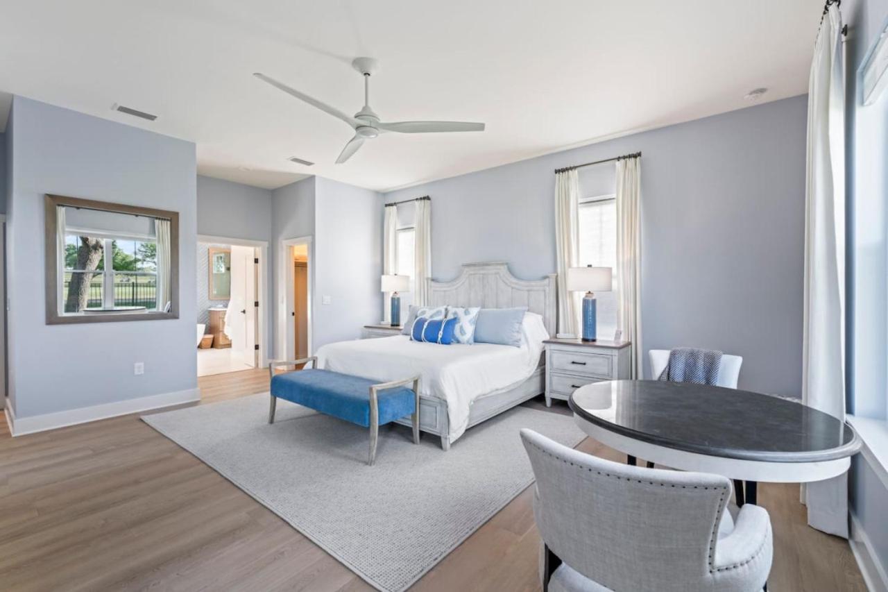 Holiday home Taj Duval, Sleeps 14, Pool, Lux