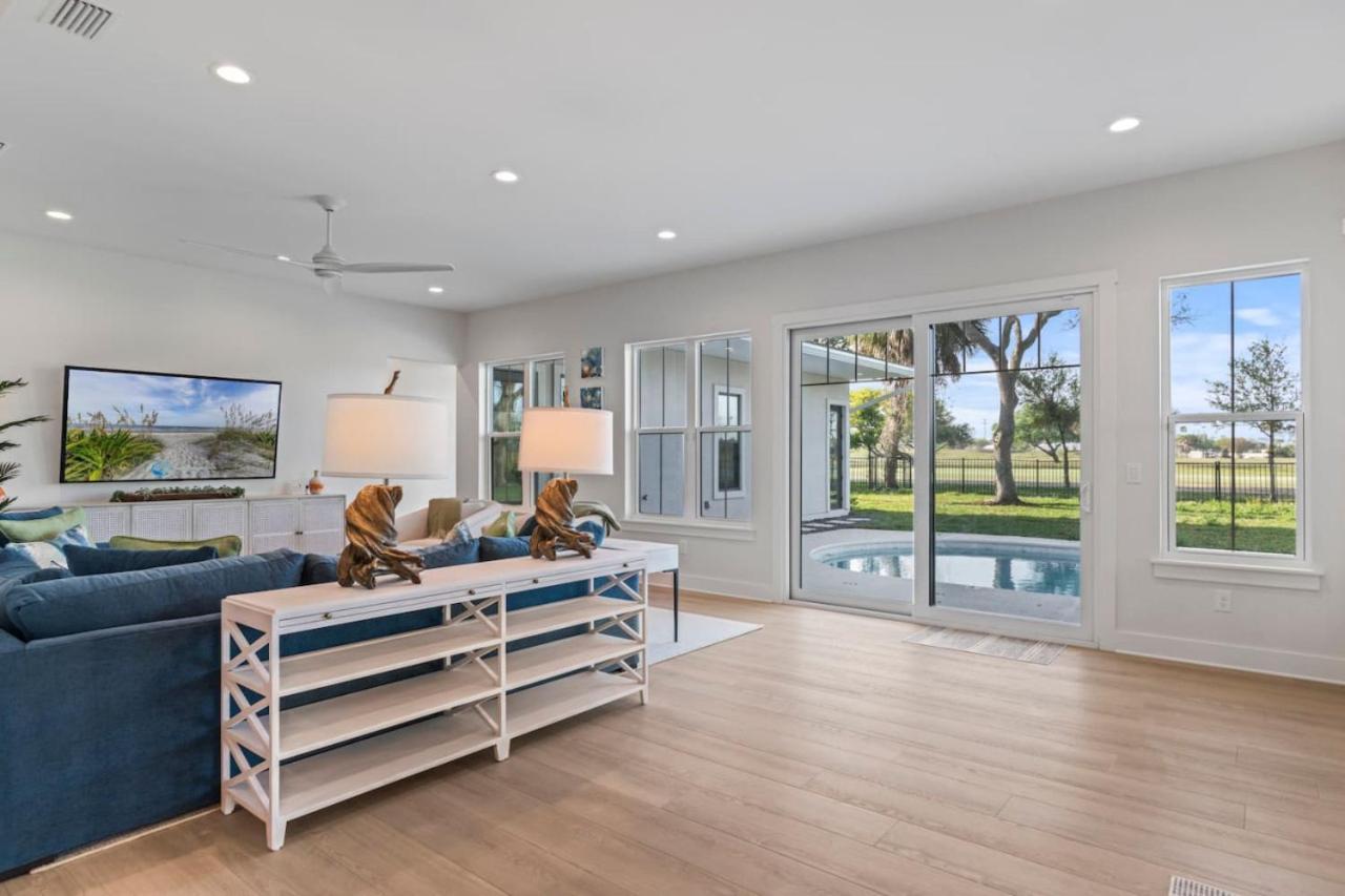 Taj Duval, Sleeps 14, Pool, Lux