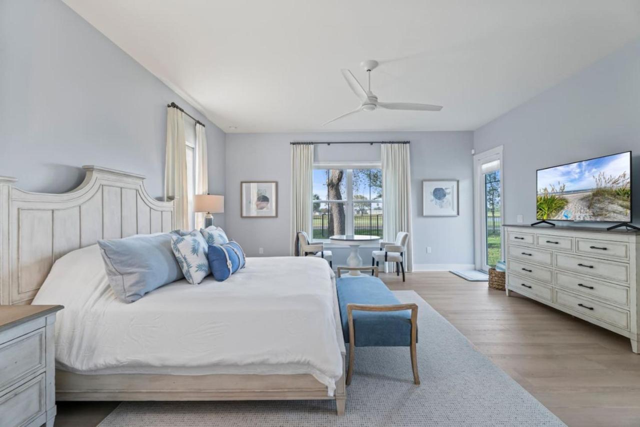 Taj Duval, Sleeps 14, Pool, Lux Holiday home Jacksonville Beach