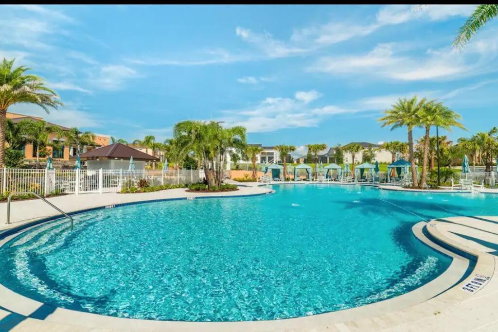 Water 5 Bedroom Splash Pool Near *