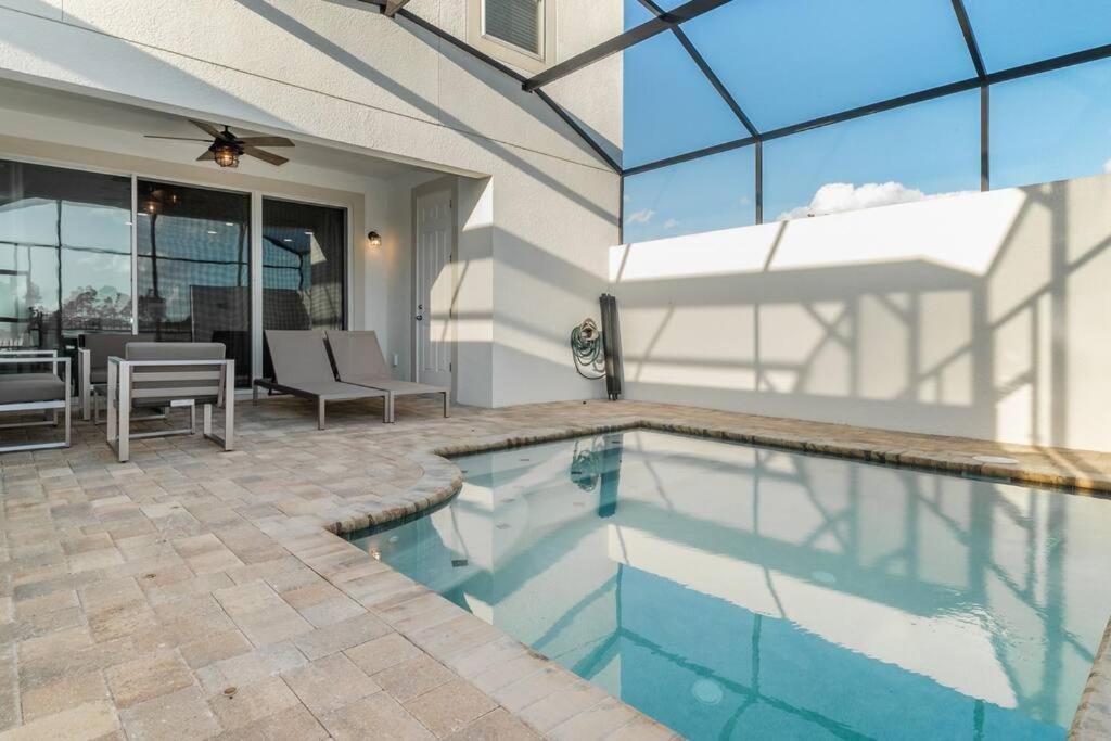 Water 5 Bedroom Splash Pool Near Holiday home