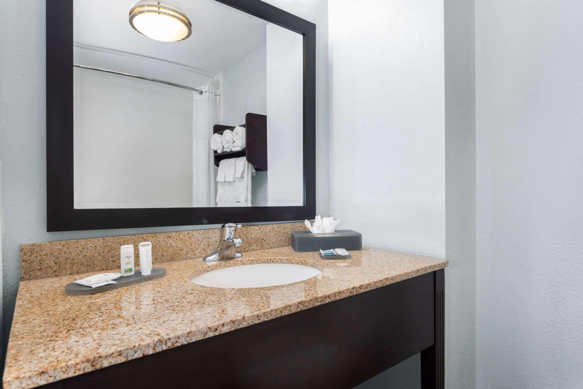 Hotel La Quinta By Wyndham Naples North 3*