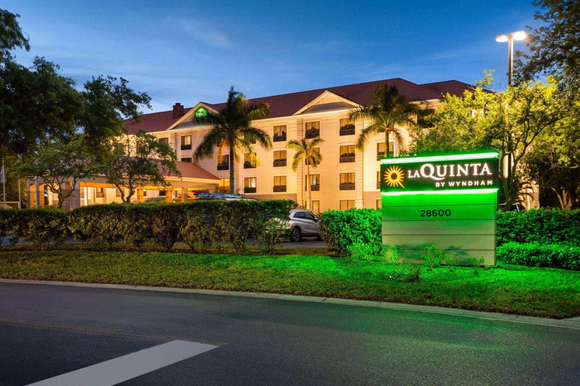 La Quinta By Wyndham Naples North 3*