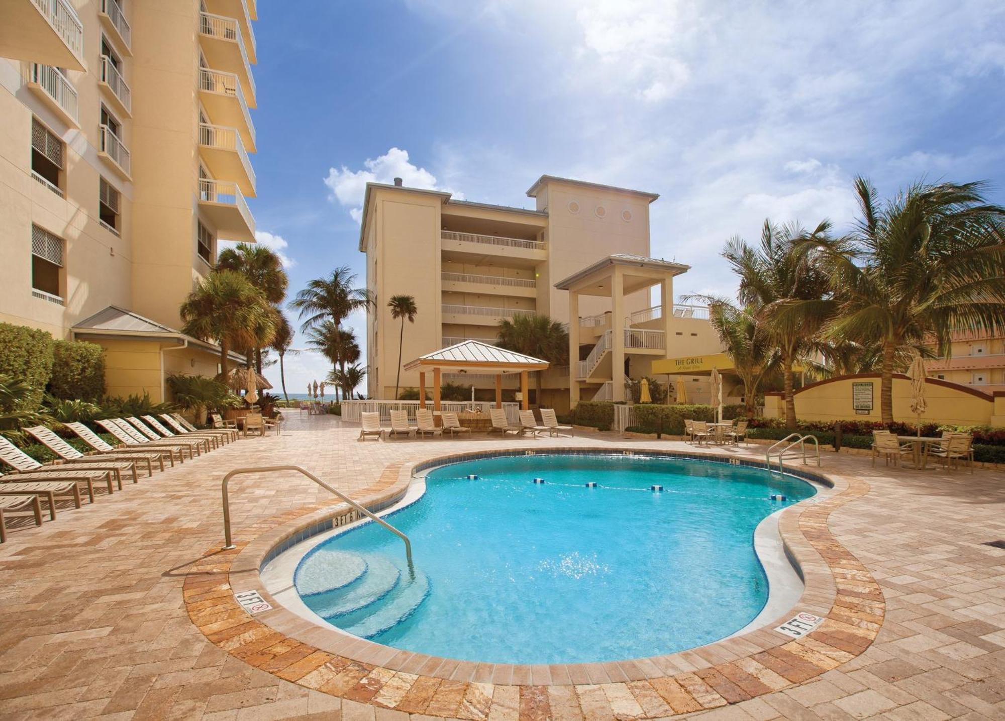 Hotel Club Wyndham Royal Vista 3*
