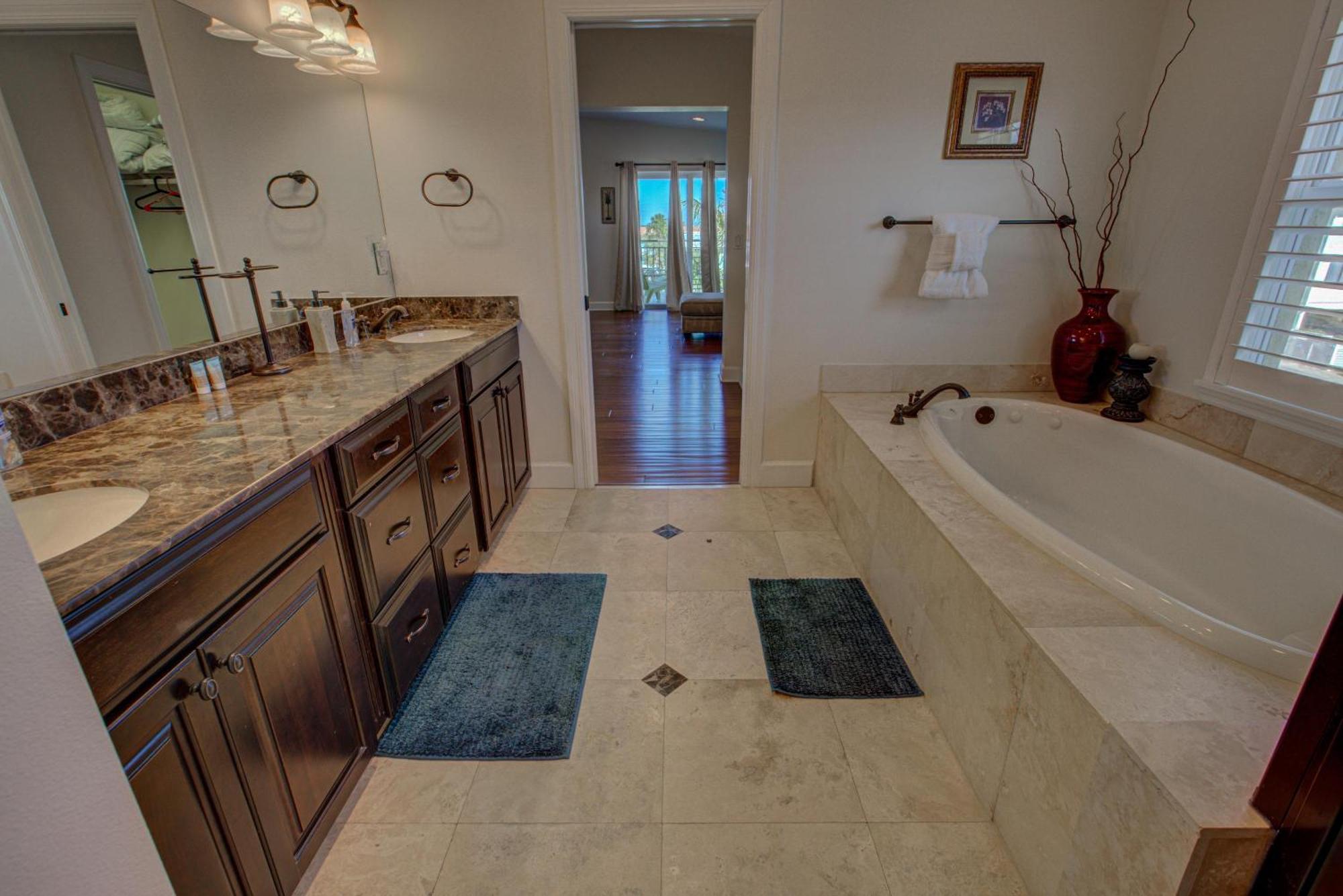 Anna Maria Island Palace * Bradenton Beach