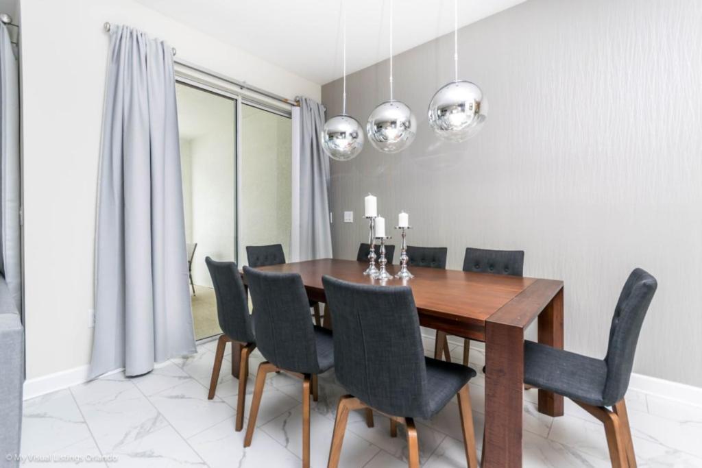 Sun Oasis At Champion Gates Holiday home