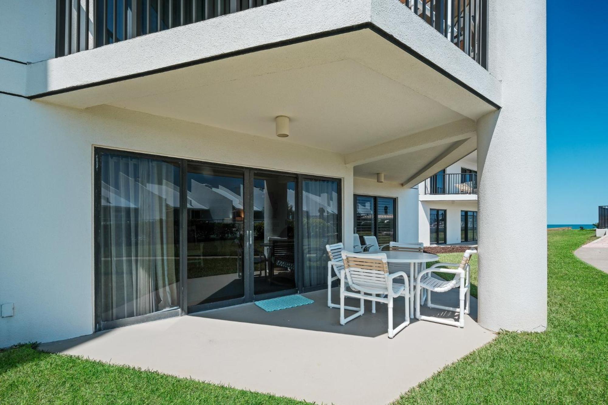 Ground Floor Beachfront With Steps To The And Pool & Access