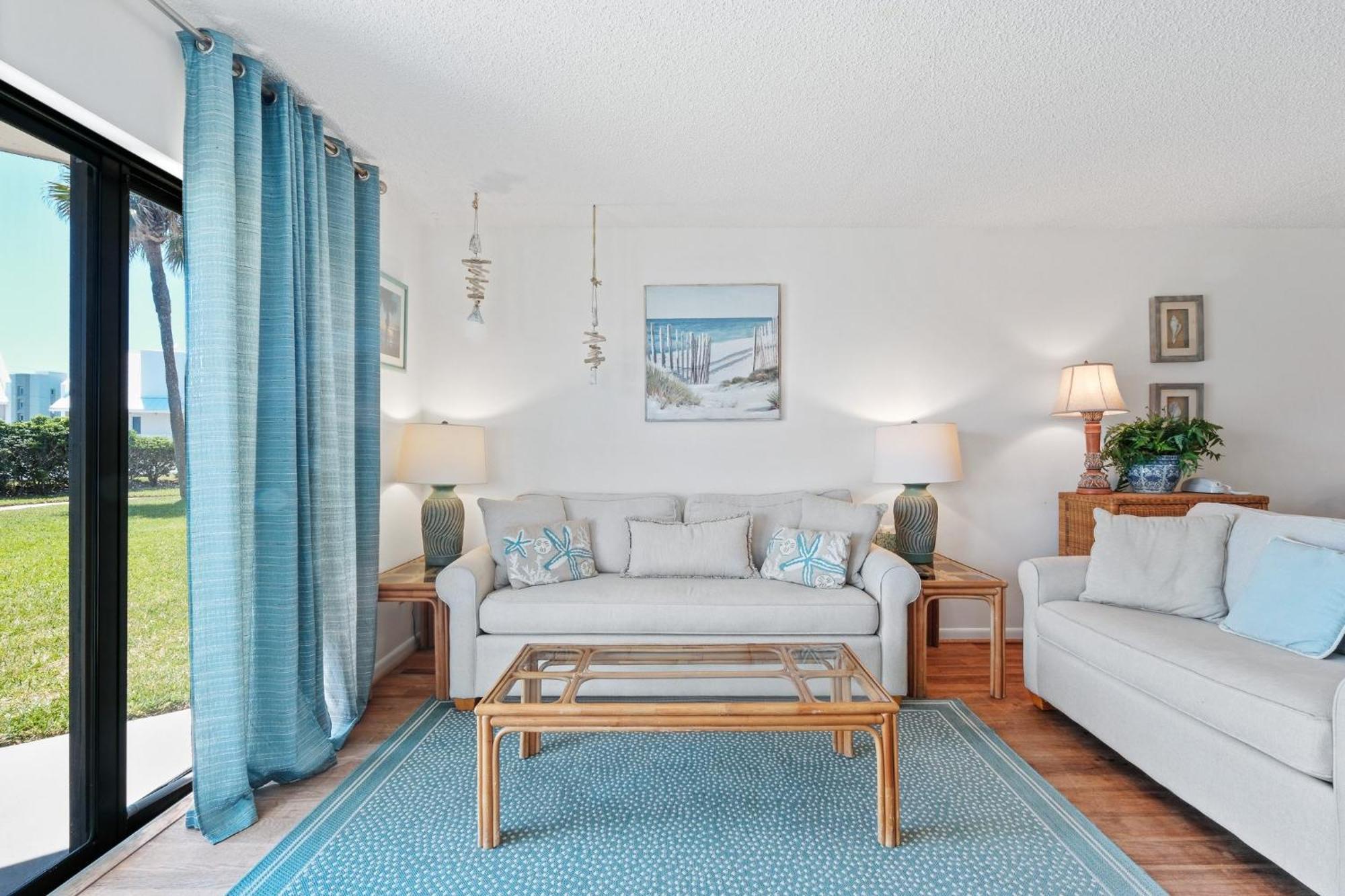 Ground Floor Beachfront With Steps To The And Pool & Access New Smyrna Beach