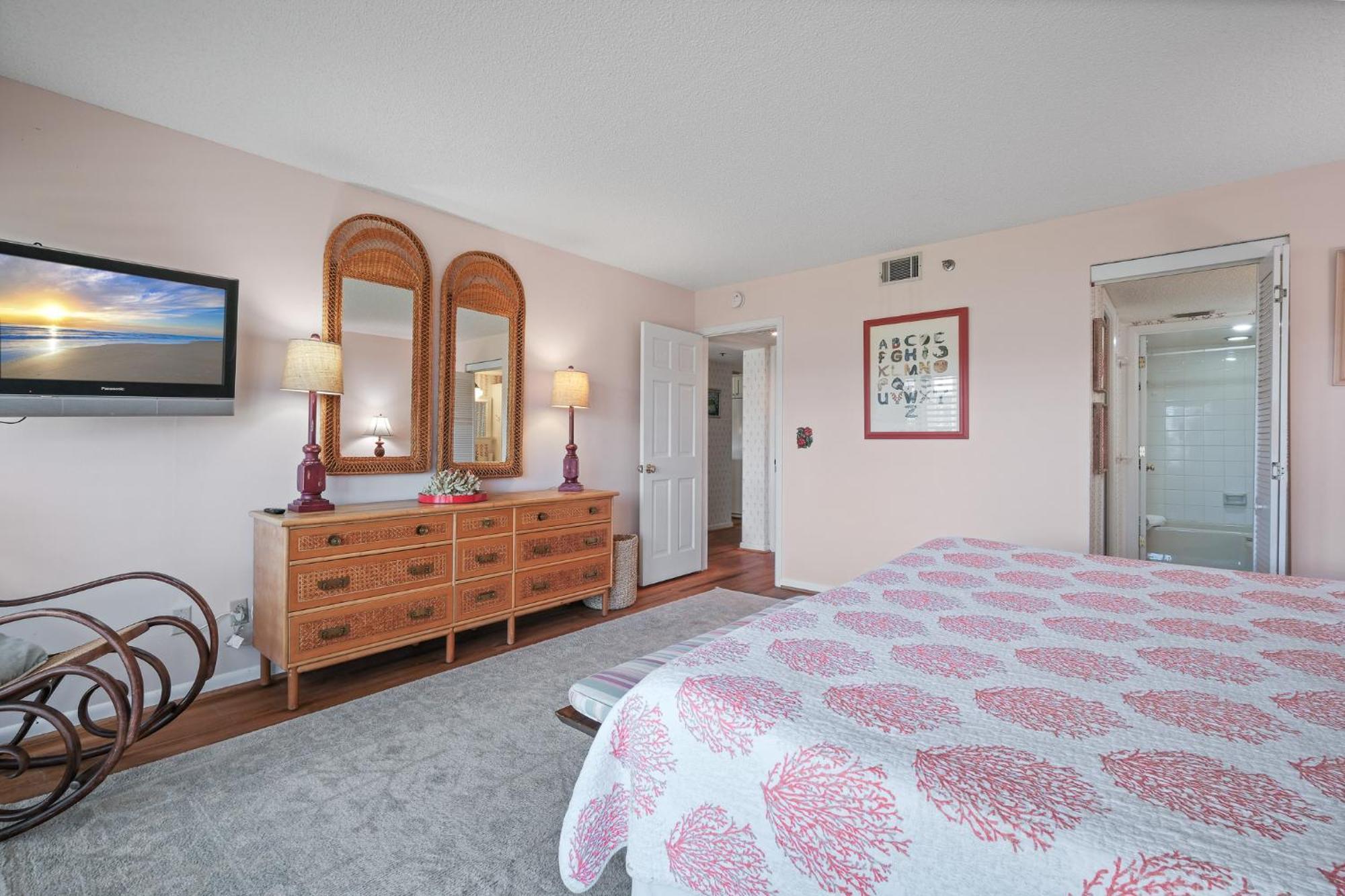 Ground Floor Beachfront With Steps To The And Pool & Access * New Smyrna Beach