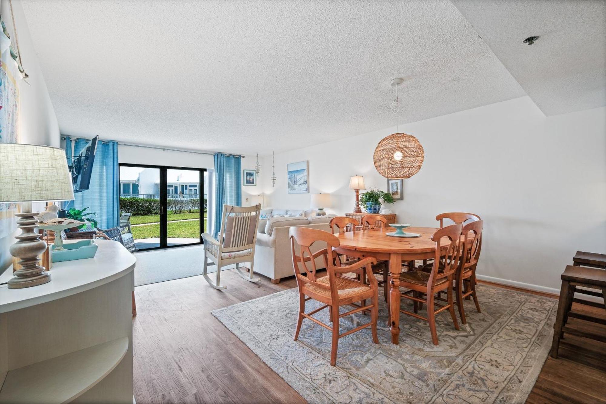 Ground Floor Beachfront With Steps To The And Pool & Access * New Smyrna Beach