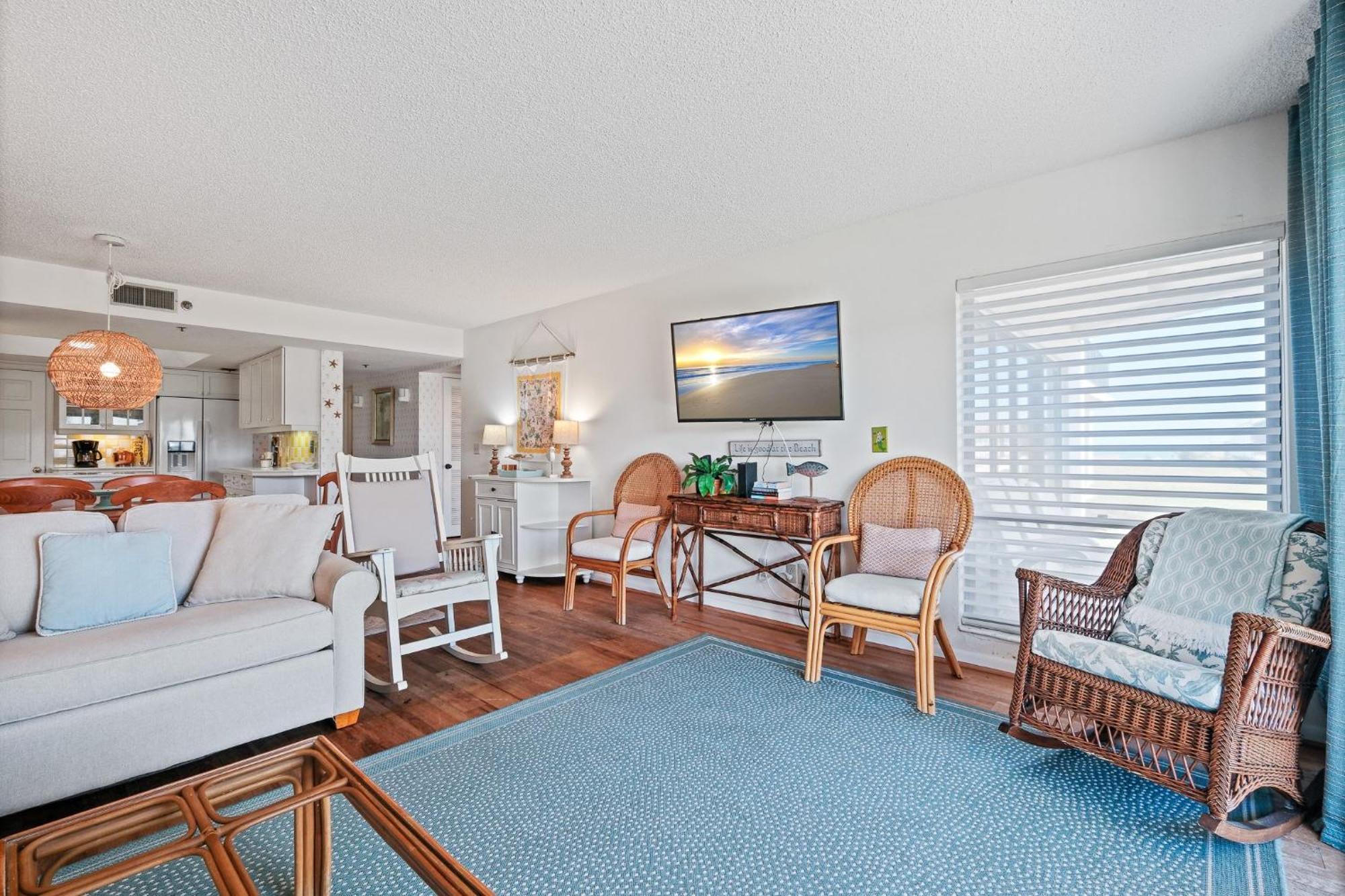 Holiday home Ground Floor Beachfront With Steps To The And Pool & Access New Smyrna Beach