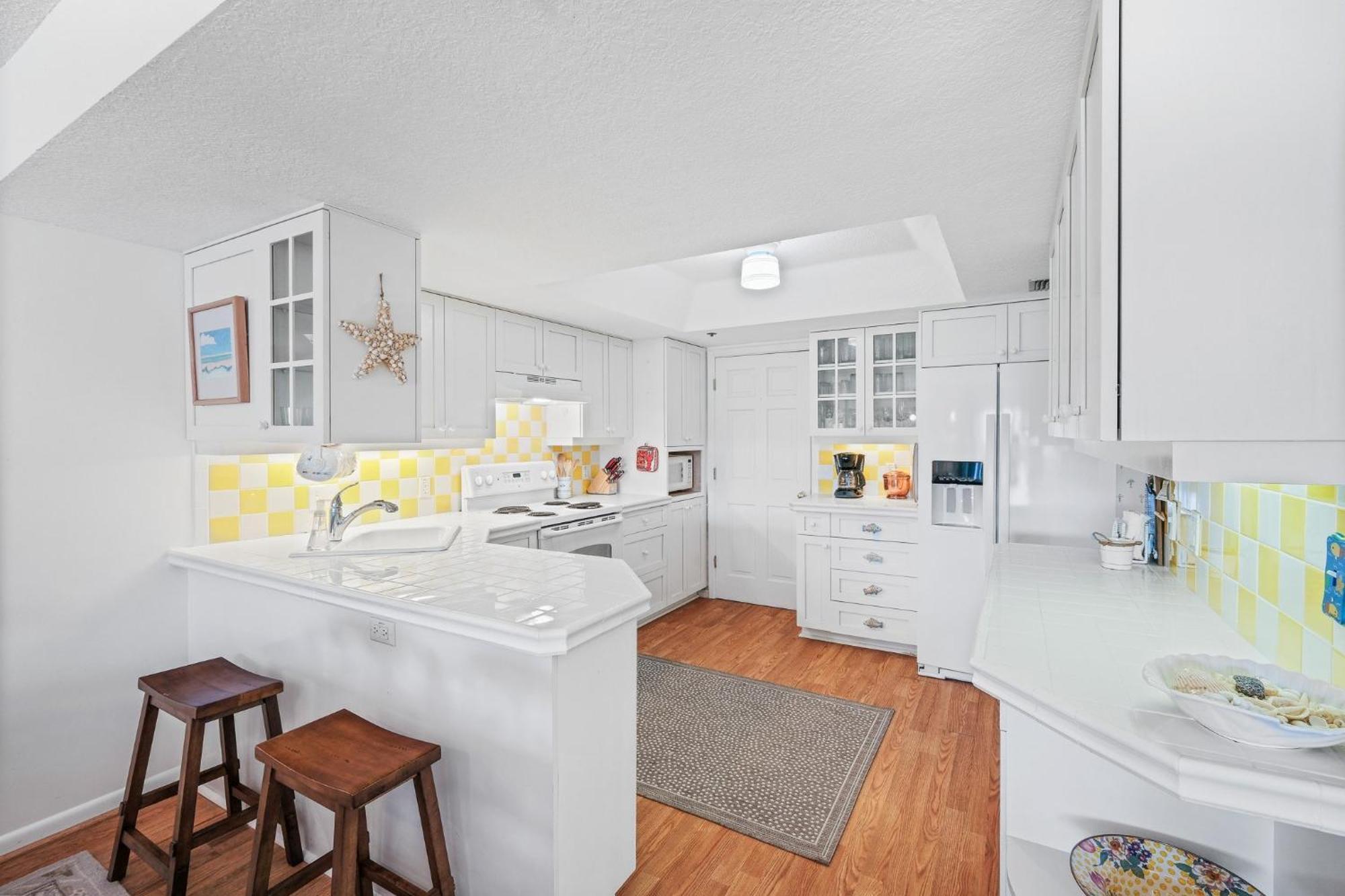 Ground Floor Beachfront With Steps To The And Pool & Access New Smyrna Beach