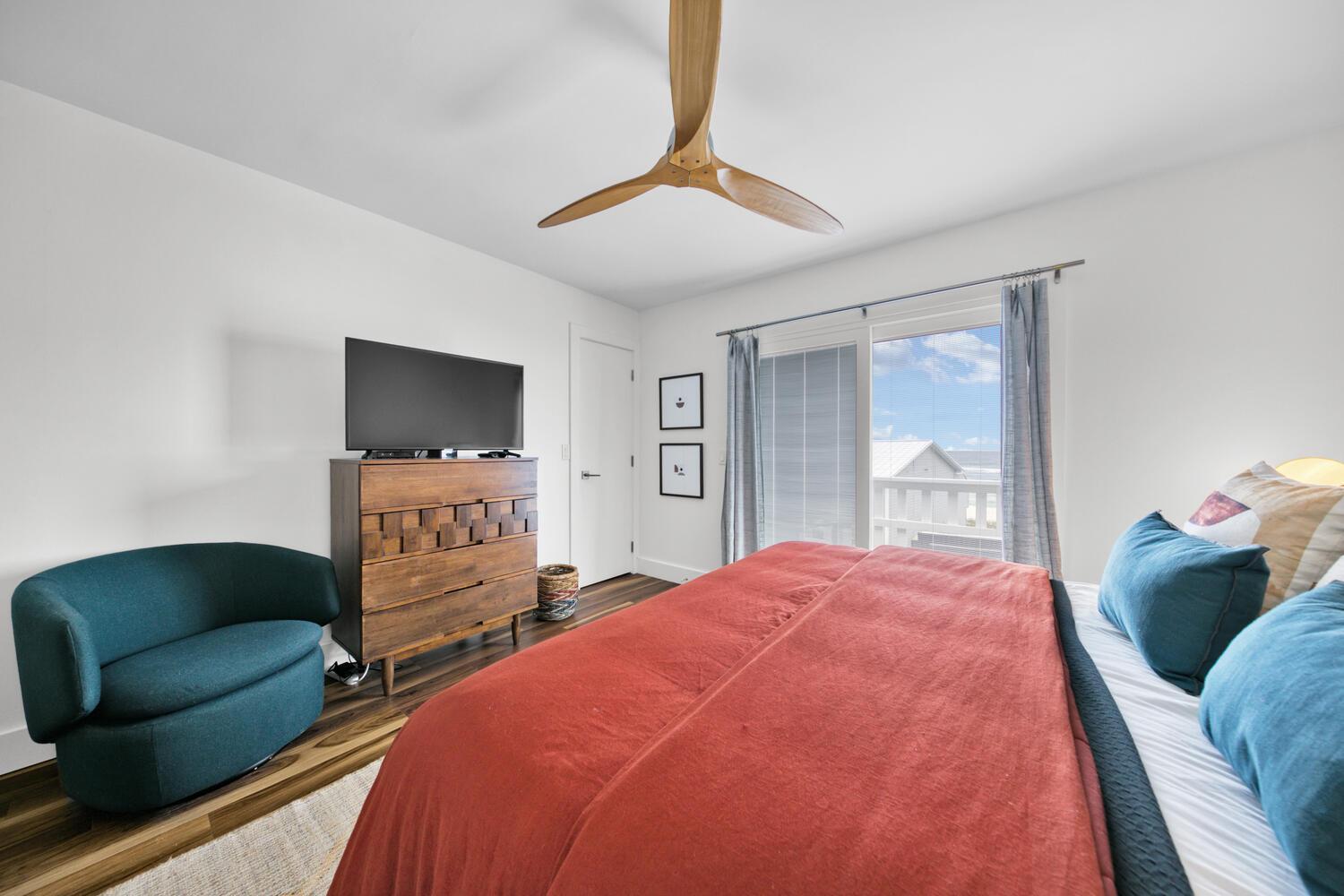 Holiday home Gulf Views! Only 30 Seconds To The Modern Amenities Meets Vintage Charm