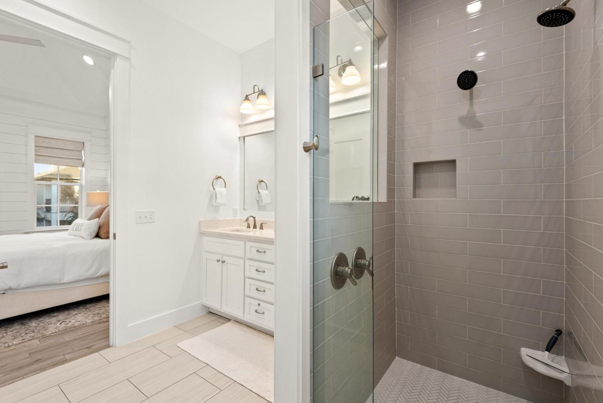 Holiday home Katmanblu - Over 45 Five Star Reviews! Custom-built! Easy & Pool Access!