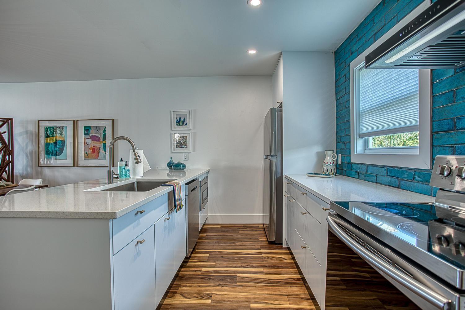Gulf Views! Only 30 Seconds To The Modern Amenities Meets Vintage Charm Holiday home Inlet Beach