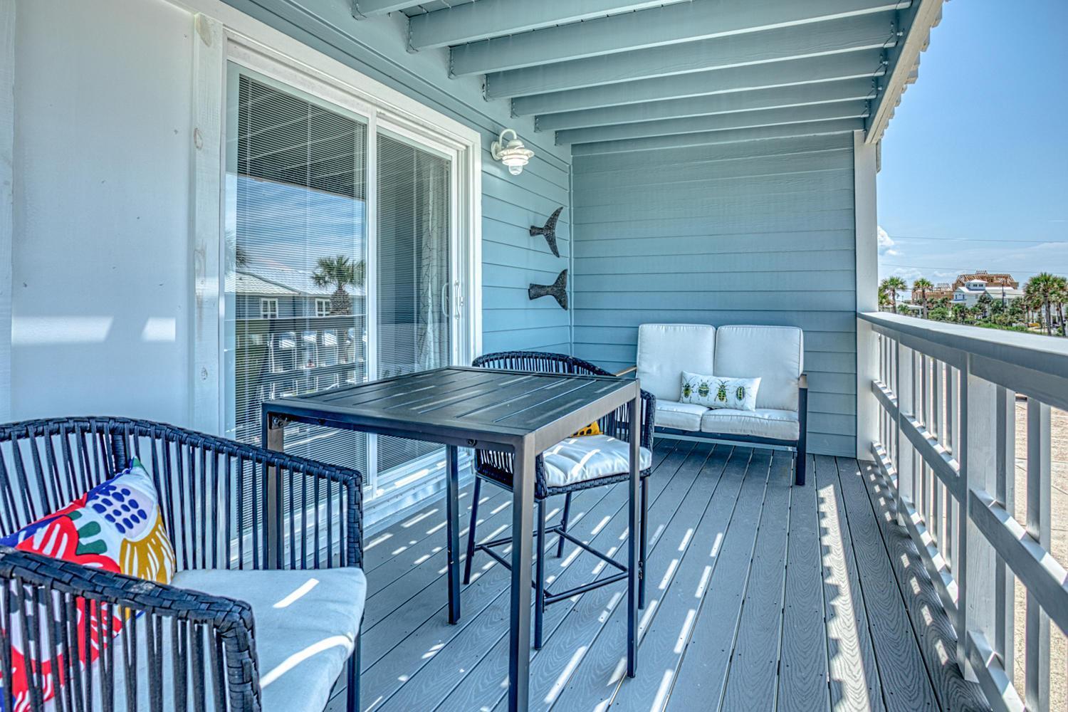 Gulf Views! Only 30 Seconds To The Modern Amenities Meets Vintage Charm *