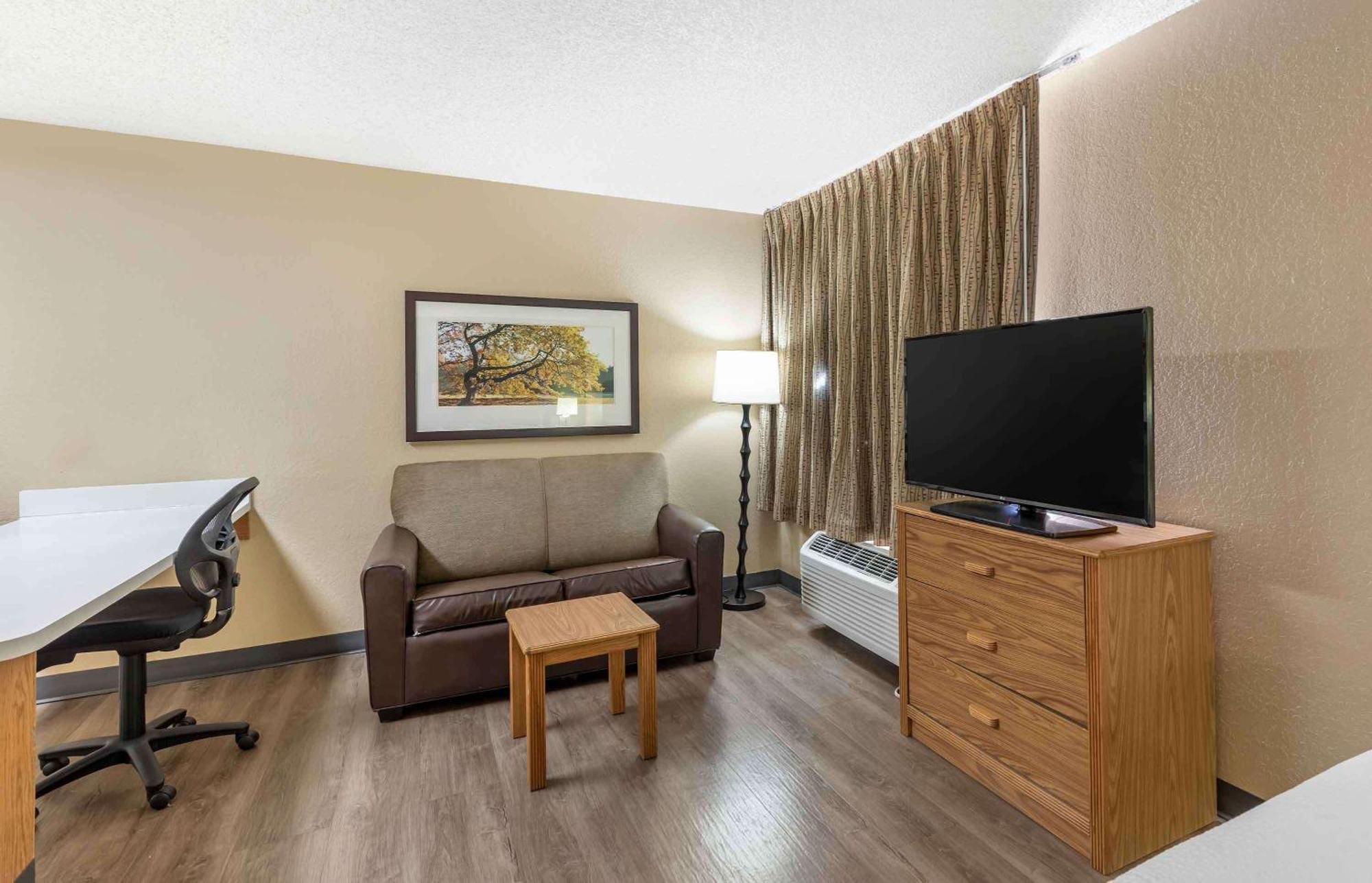 Extended America Select - Salisbury Rd Southpoint 2*