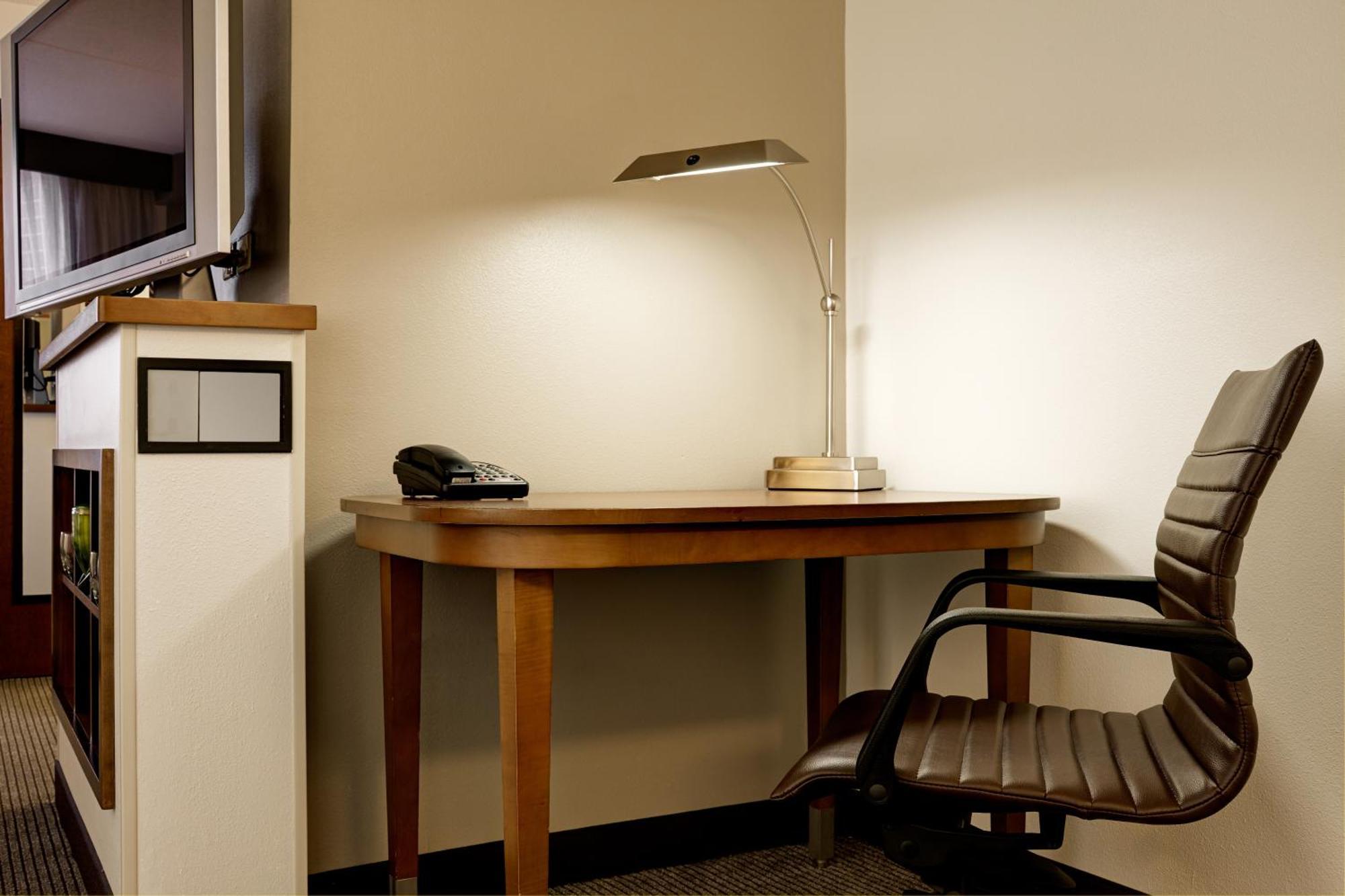 Hyatt Place Coconut Point Hotel 3*