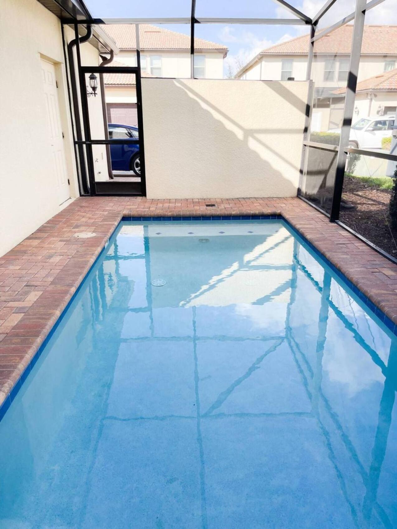 Right Next Door To At Windsor At Westside! Holiday home