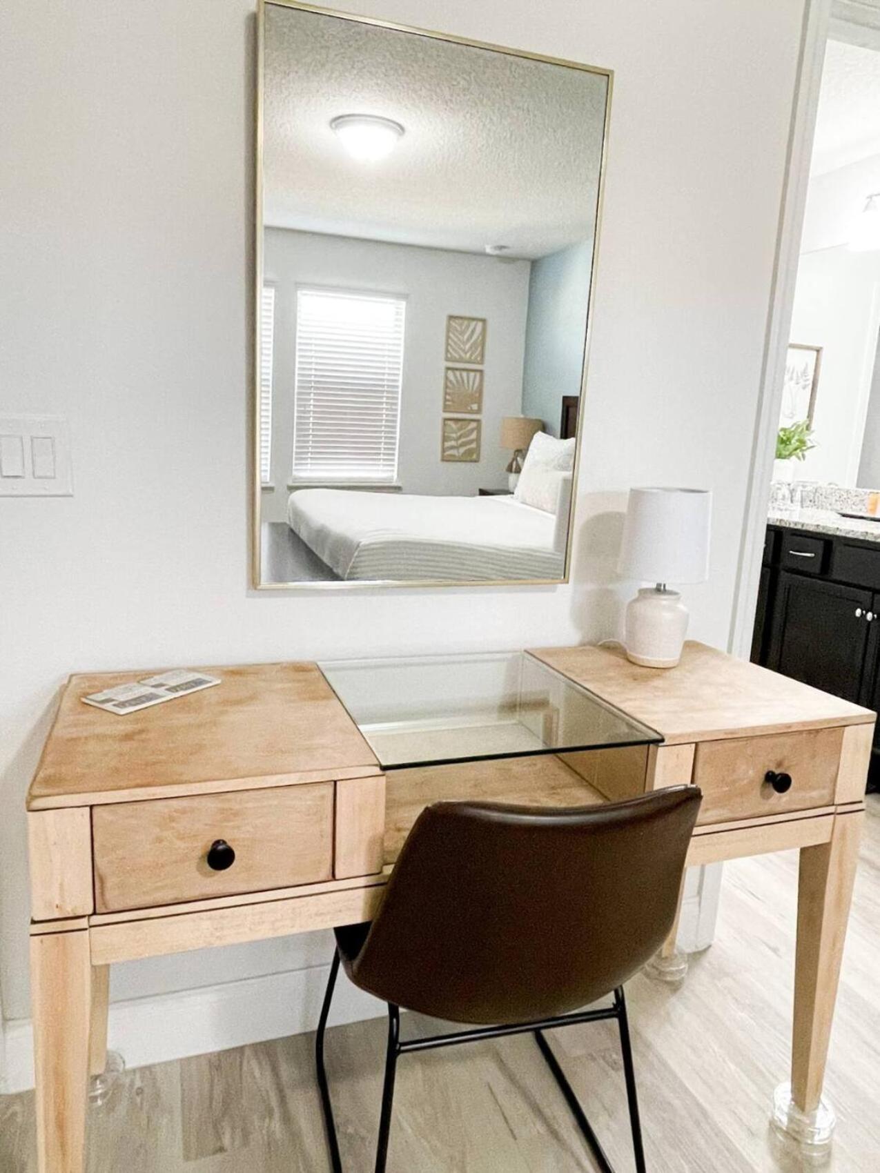 Right Next Door To At Windsor At Westside! Holiday home Kissimmee