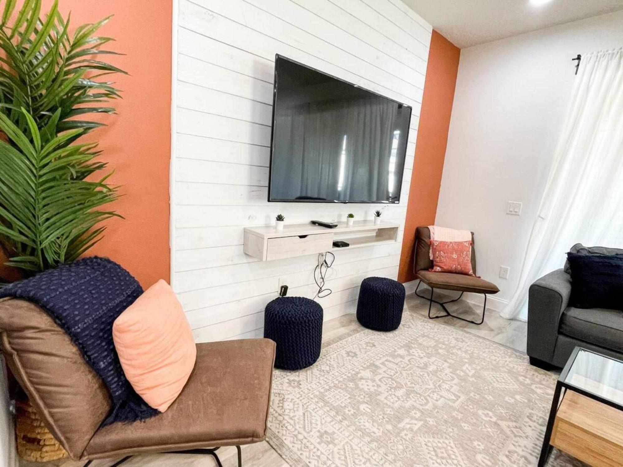 Right Next Door To At Windsor At Westside! Holiday home Kissimmee