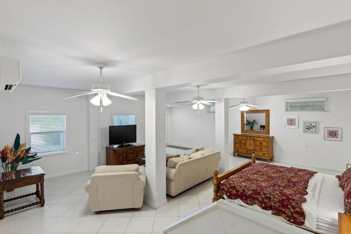 A Saba Wind North- Oceanfront Estate With Pool On Holiday home