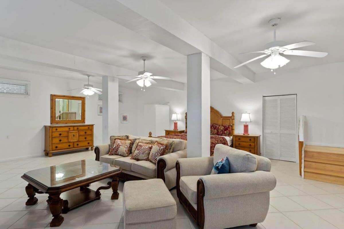Holiday home A Saba Wind North- Oceanfront Estate With Pool On *
