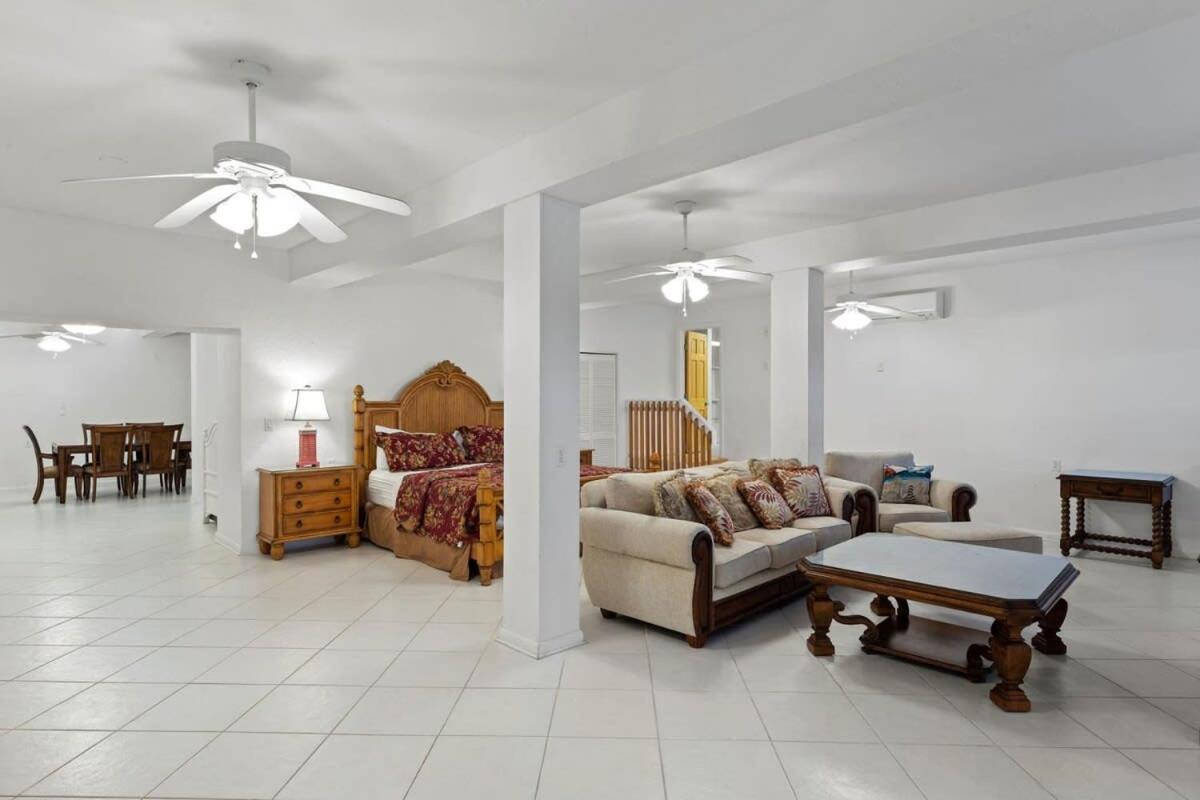 A Saba Wind North- Oceanfront Estate With Pool On *