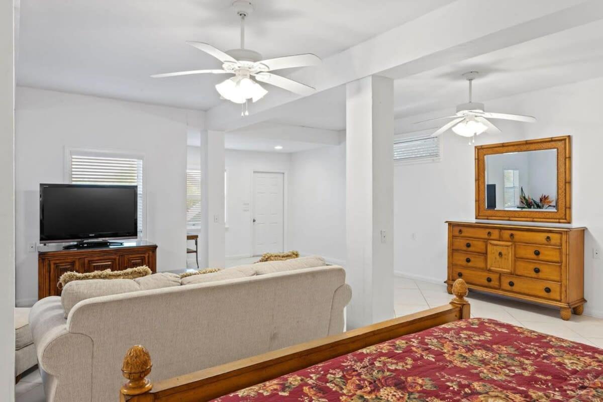 Holiday home A Saba Wind North- Oceanfront Estate With Pool On Captiva Island