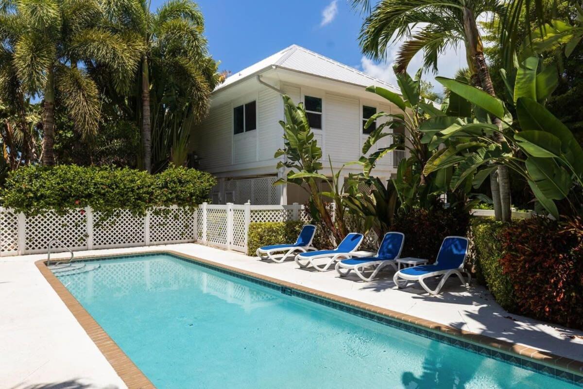 Holiday home A Saba Wind North- Oceanfront Estate With Pool On