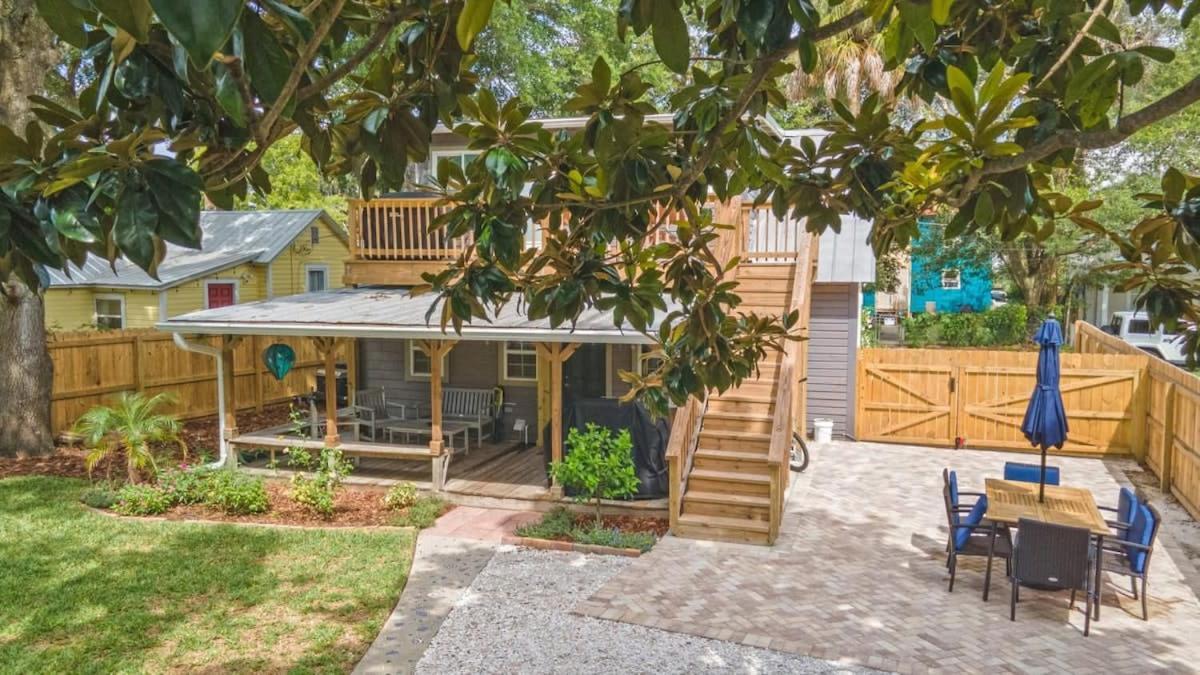 Garden Views In Lincolnville Walk Dt Dogs Ok * St. Augustine