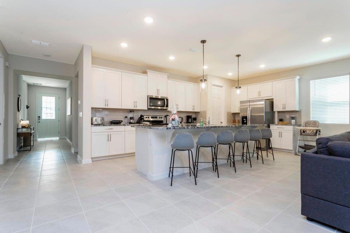 Awesome 9br Near Pool Free Bbq * Kissimmee