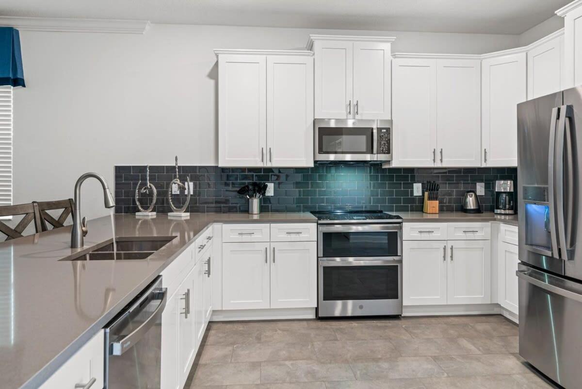 Great 8 Bedroom W Games Theater Pool By Kissimmee