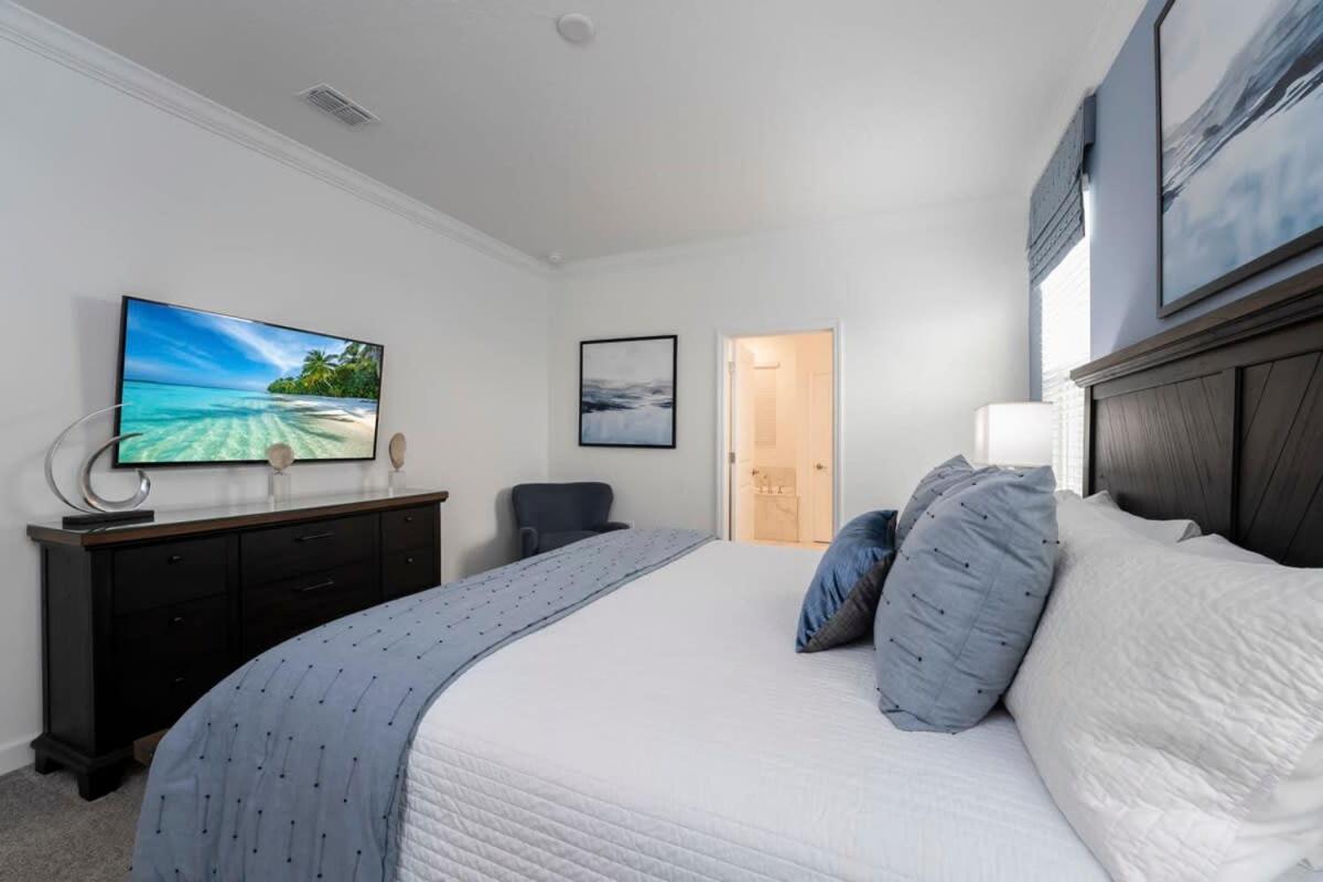 Great 8 Bedroom W Games Theater Pool By Kissimmee