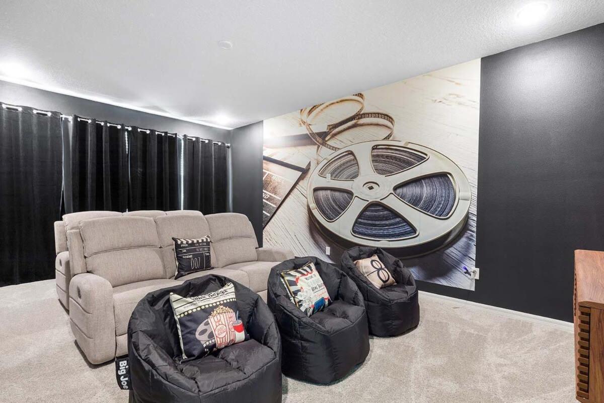 Spacious 9 Bedroom By W Pool Games Free Grill Holiday home Kissimmee