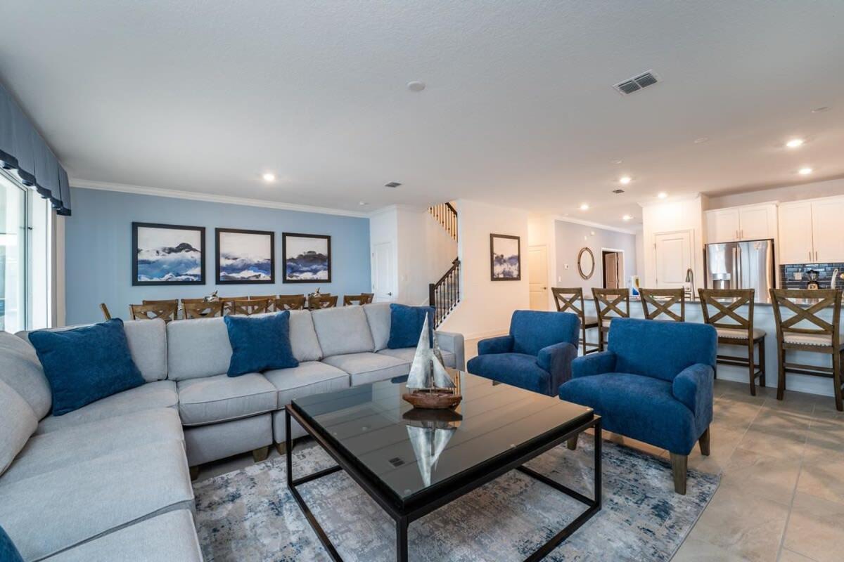 Holiday home Amazing 8br W Theme Rms Game Theater Kissimmee