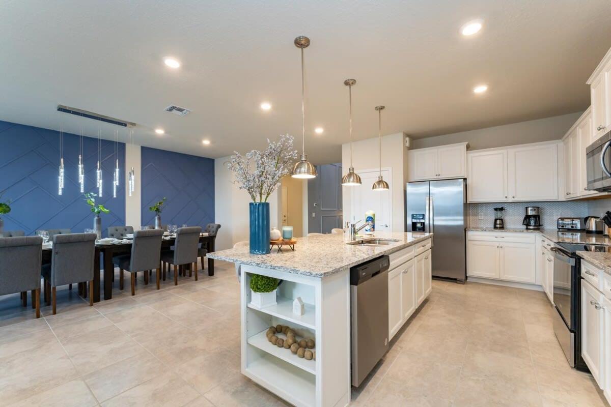 Holiday home Beautiful New 8br W Theme Pool Game Davenport